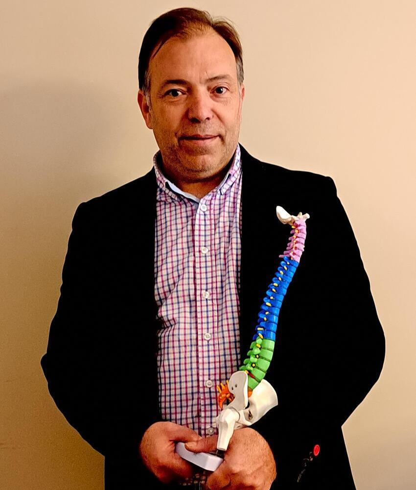 Dr. VÍCTOR MARTÍN MORENO